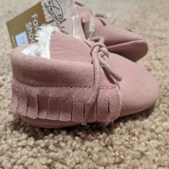 Baby moccasins NWT - Picture 6 of 6